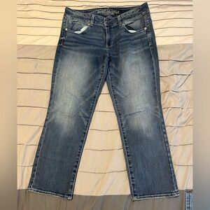 American Eagle Outfitters Artist Crop Super Stretch Jeans.